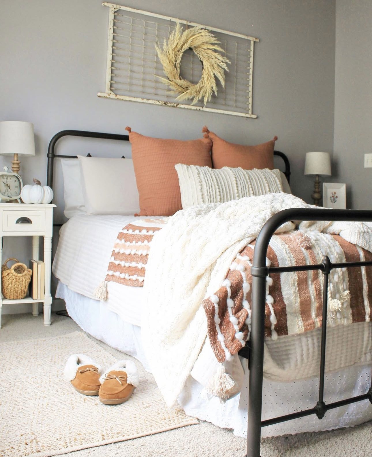 22 Cozy and Inviting Fall Bedroom Ideas You'll Love 56 22 Cozy and Inviting Fall Bedroom Ideas You'll Love IMG 4156 Fall Bedroom Ideas