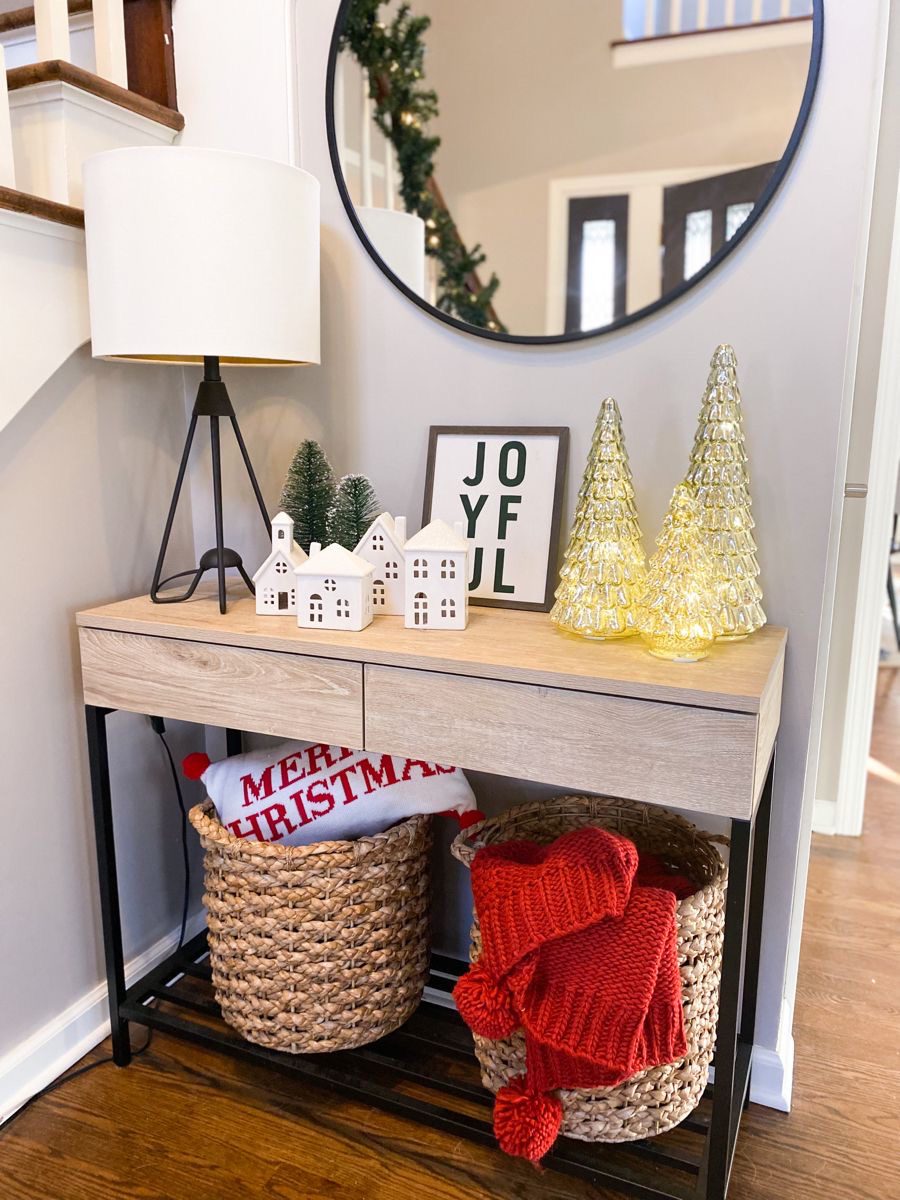 34 Inviting Christmas Entryway Decor Ideas 104 34 Inviting Christmas Entryway Decor Ideas IMG 9300 Christmas Entryway Decor