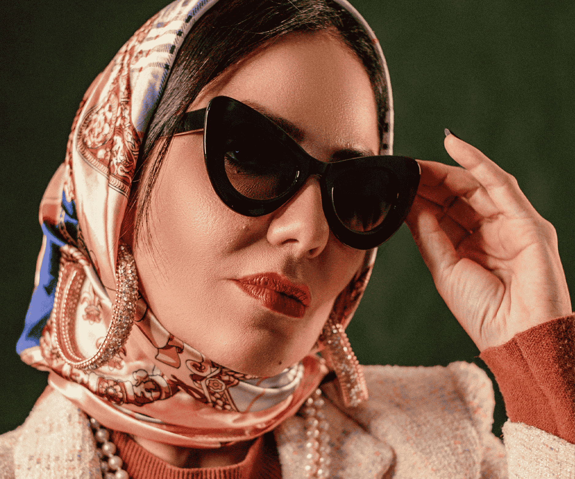 How to Pair Piercing Jewelry With Your Sunglasses Style