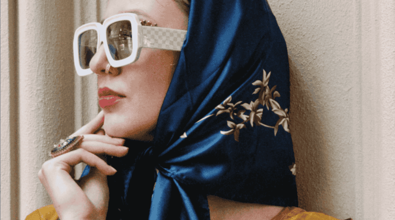 How to Pair Piercing Jewelry With Your Sunglasses Style