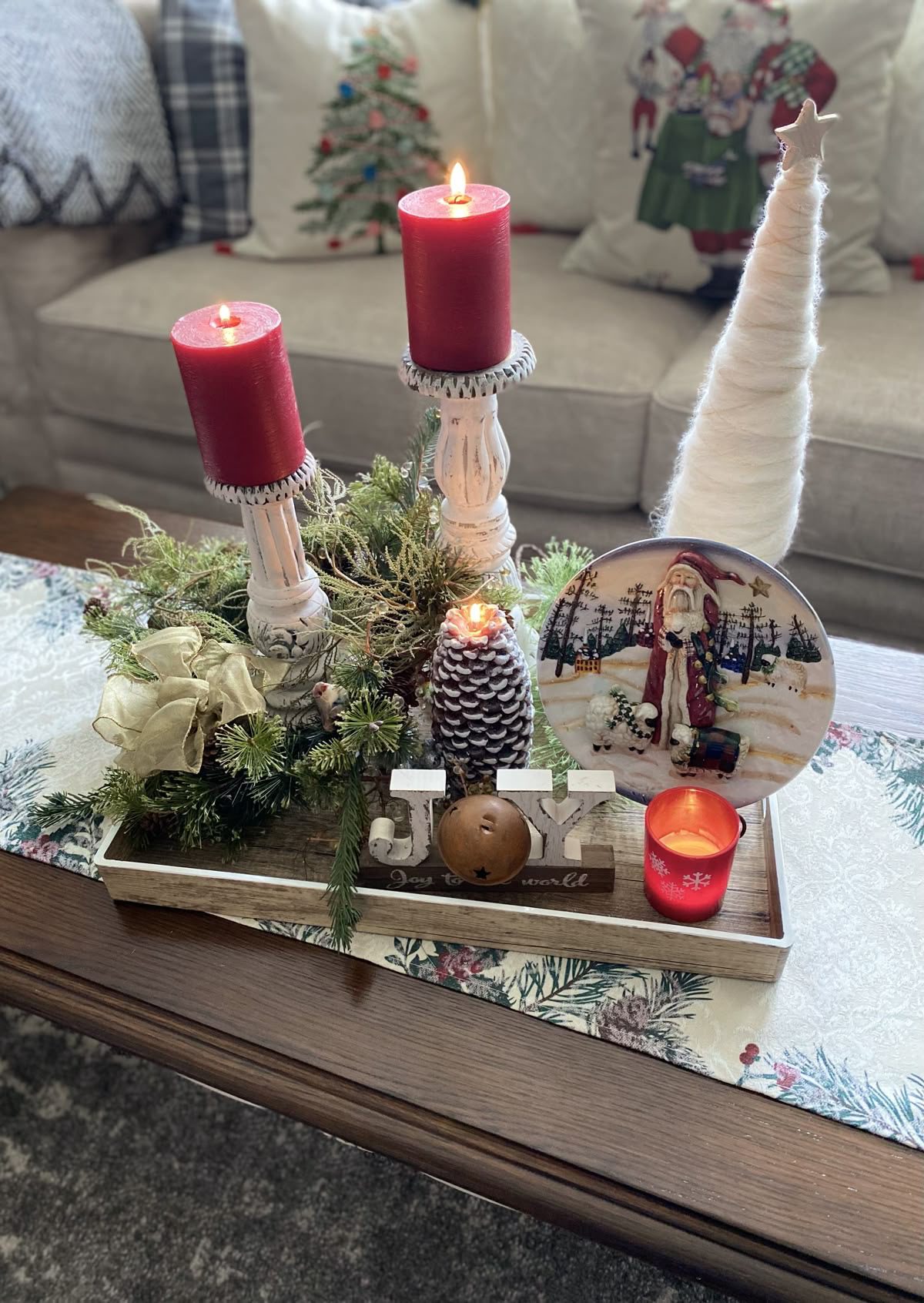 christmas cofffee table decor ideasIMG 9207 Christmas Coffee Table Decor Ideas