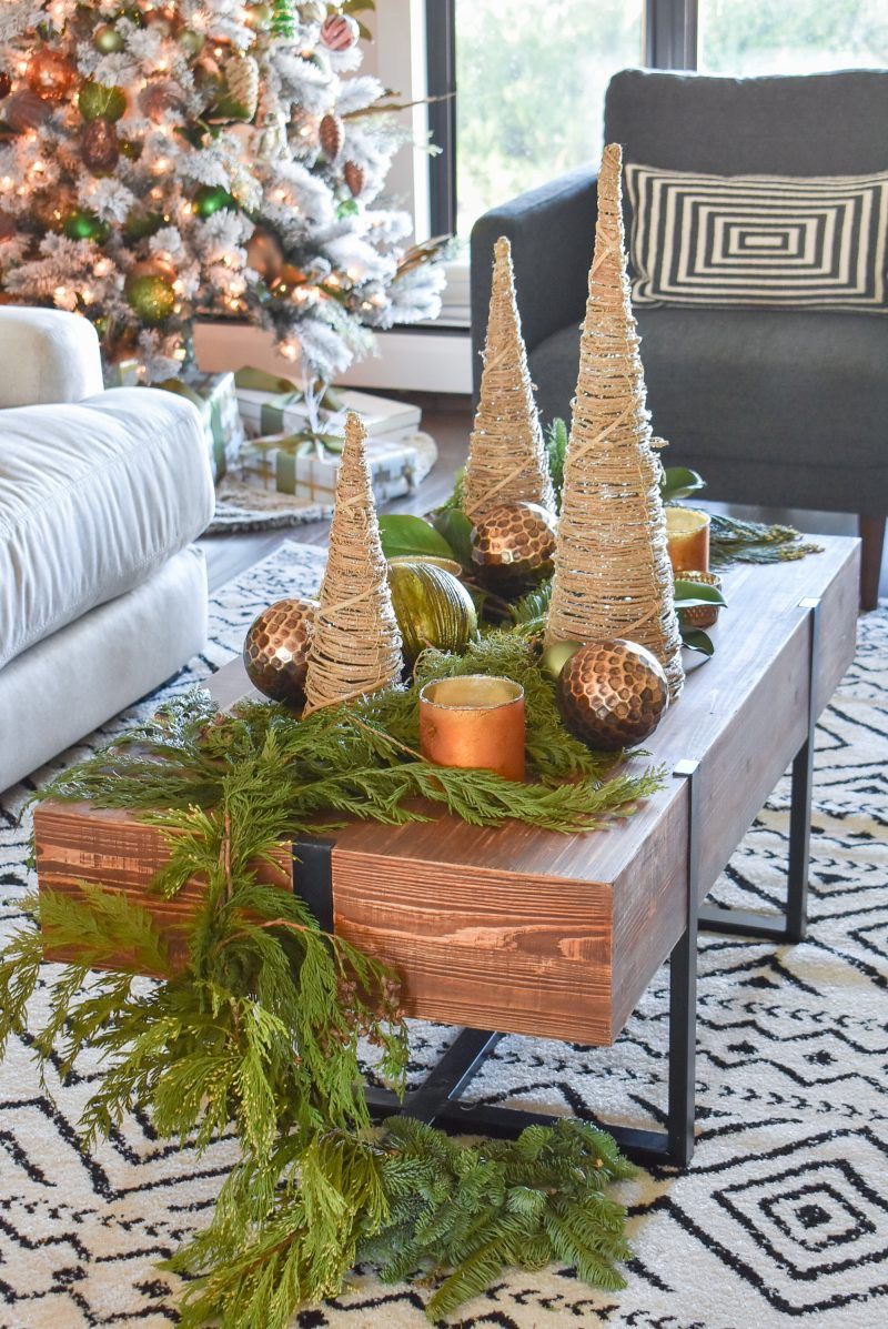 christmas cofffee table decor ideasIMG 9213 Christmas Coffee Table Decor Ideas