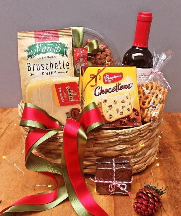 christmas gift basketsIMG 9106 Christmas Gift Basket Ideas