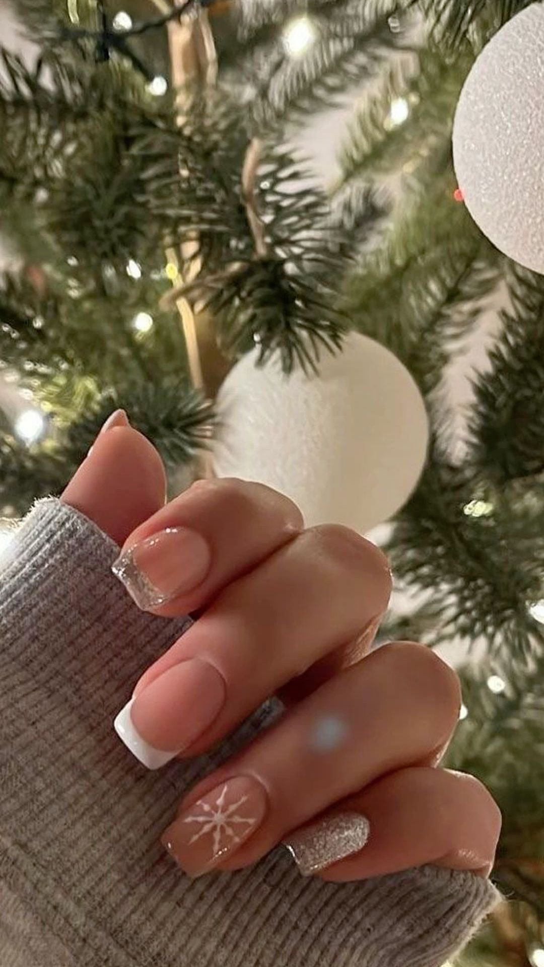 snowflake nailsIMG 0268 2 Snowflake Nail Ideas