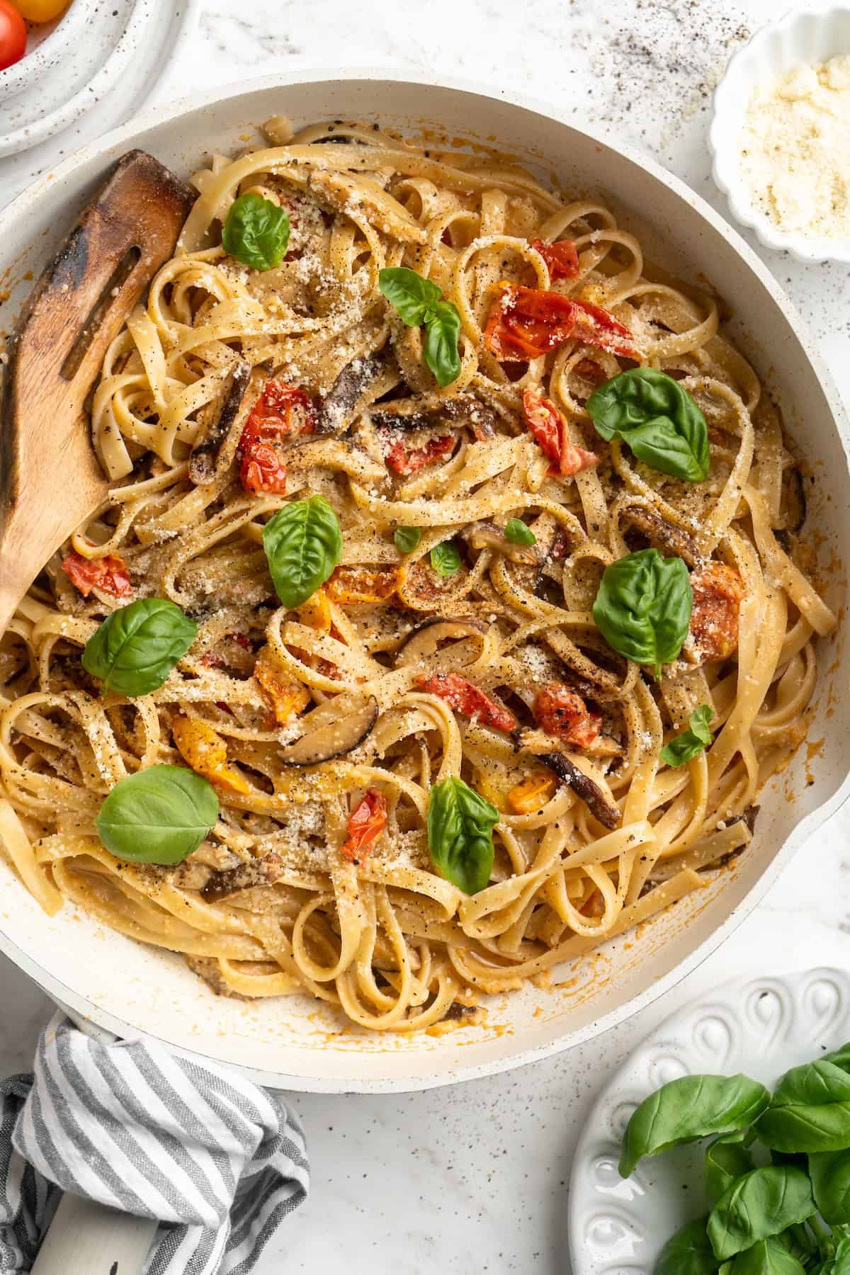 Burst Tomato Mushroom and Garlic Creamy Pasta7393 Creamy Pasta Recipes