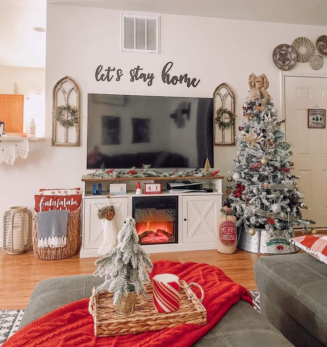 christmas tv stand decorIMG 1178 Christmas TV Stand Decor