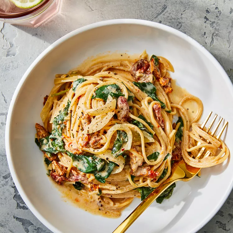 spaghetti and spinach with sun dried tomato cream sauce 98bd4c19277a4cb3926e072fd6f2d947 30-Minute Dinners