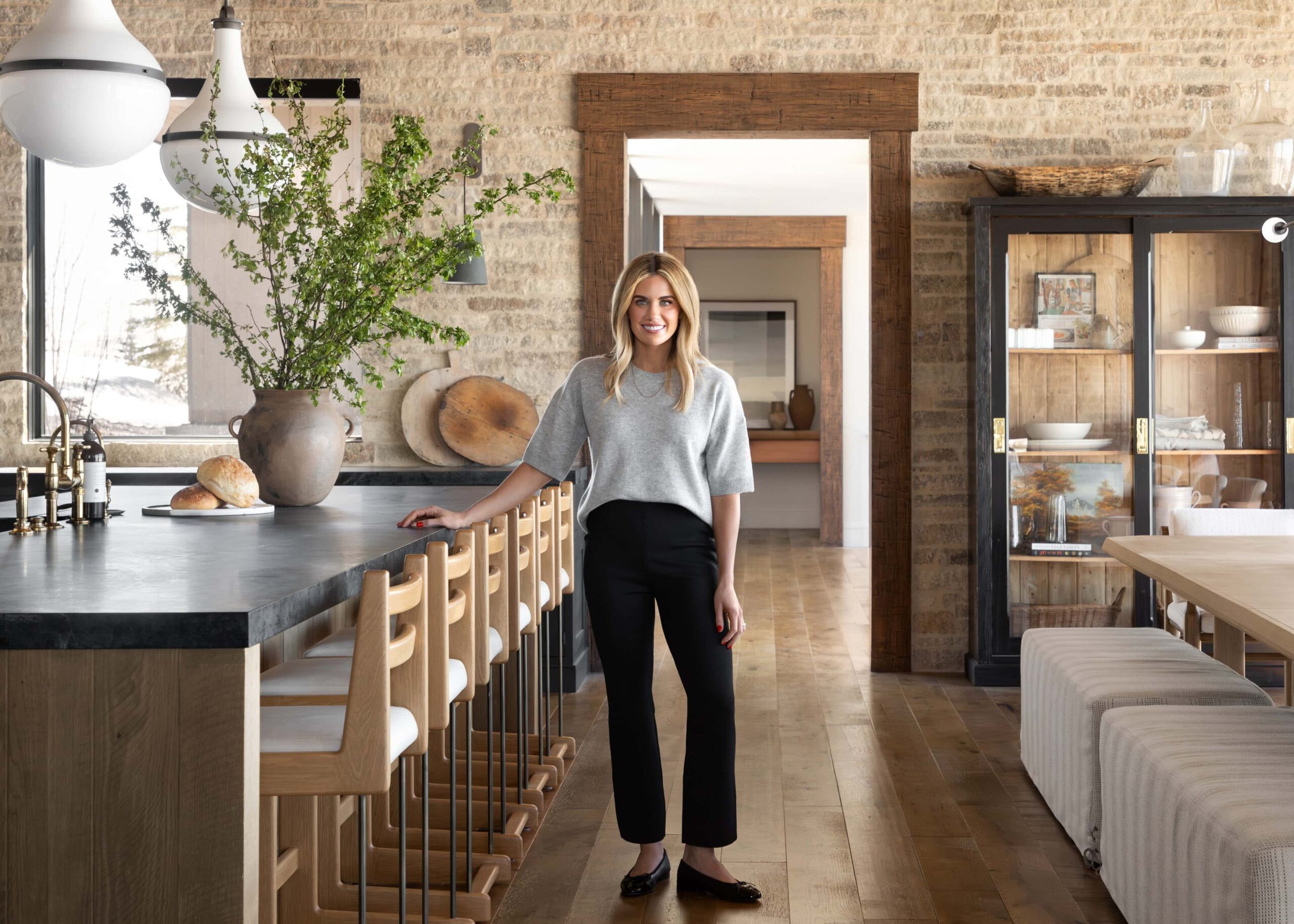 studiomcgee TheSummitEstate 20240319 0121 aspect ratio 7 5 scaled Old Money Decor Ideas