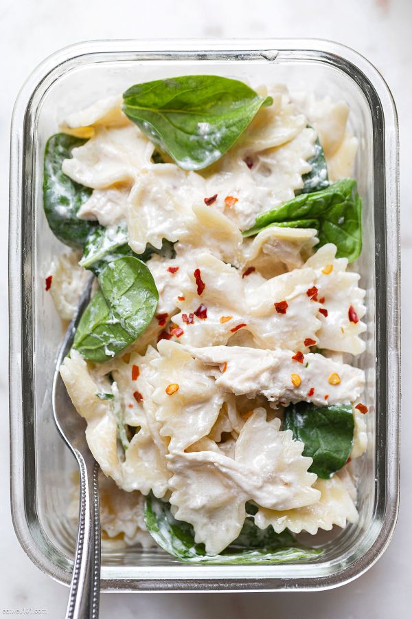 chicken spinach salad 600x900 1 Cold Lunch Ideas for Work