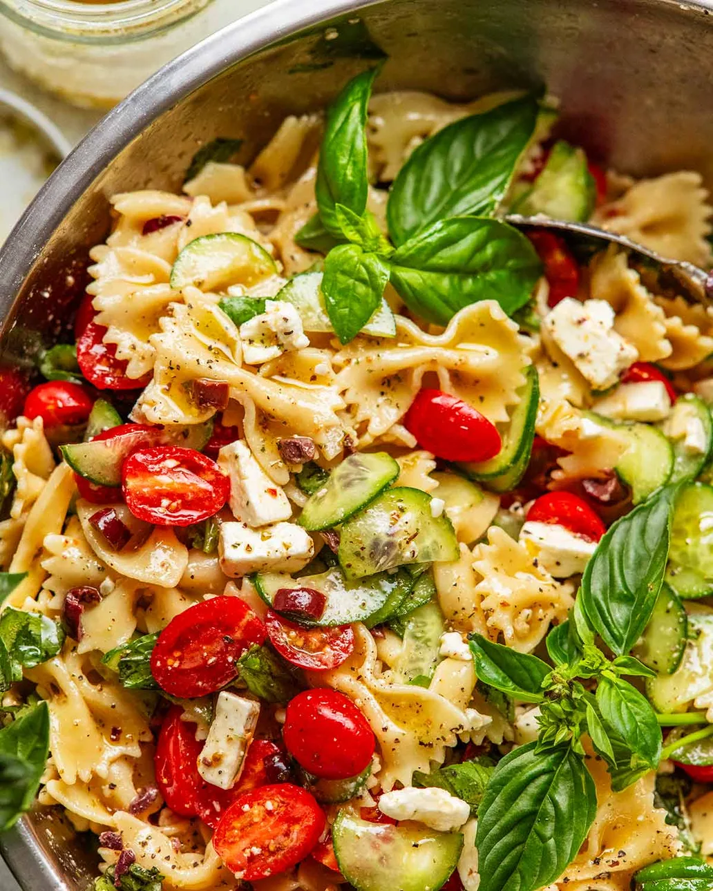 15 Easy Pasta Salad Recipes You'll Make on Repeat 31 15 Easy Pasta Salad Recipes You'll Make on Repeat Big easy pasta salad 2 Pasta Salad Recipes