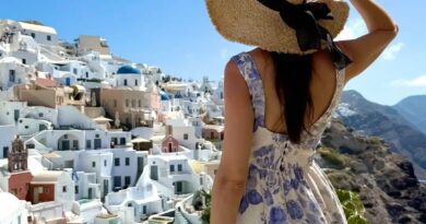 30 Dreamy Greece Vacation Outfits You’ll Love