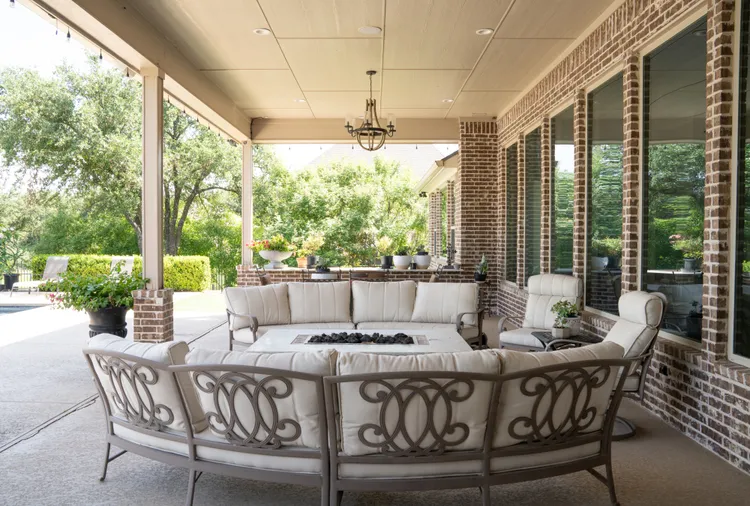 BHG Magnolia Home Magnolia Befores MR 17 7f8db6997a7a402cbb6bdd1db8976eab Joanna Gaines Backyard Ideas