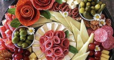 27 Aesthetic Girls’ Night Charcuterie Board Ideas