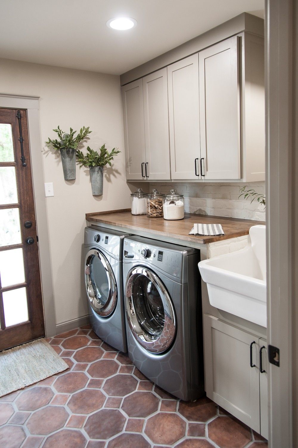 Joanna Gaines Laundry Rooms d608d1fd766e8c8c5b3bcefb3943653a Joanna Gaines Laundry Rooms
