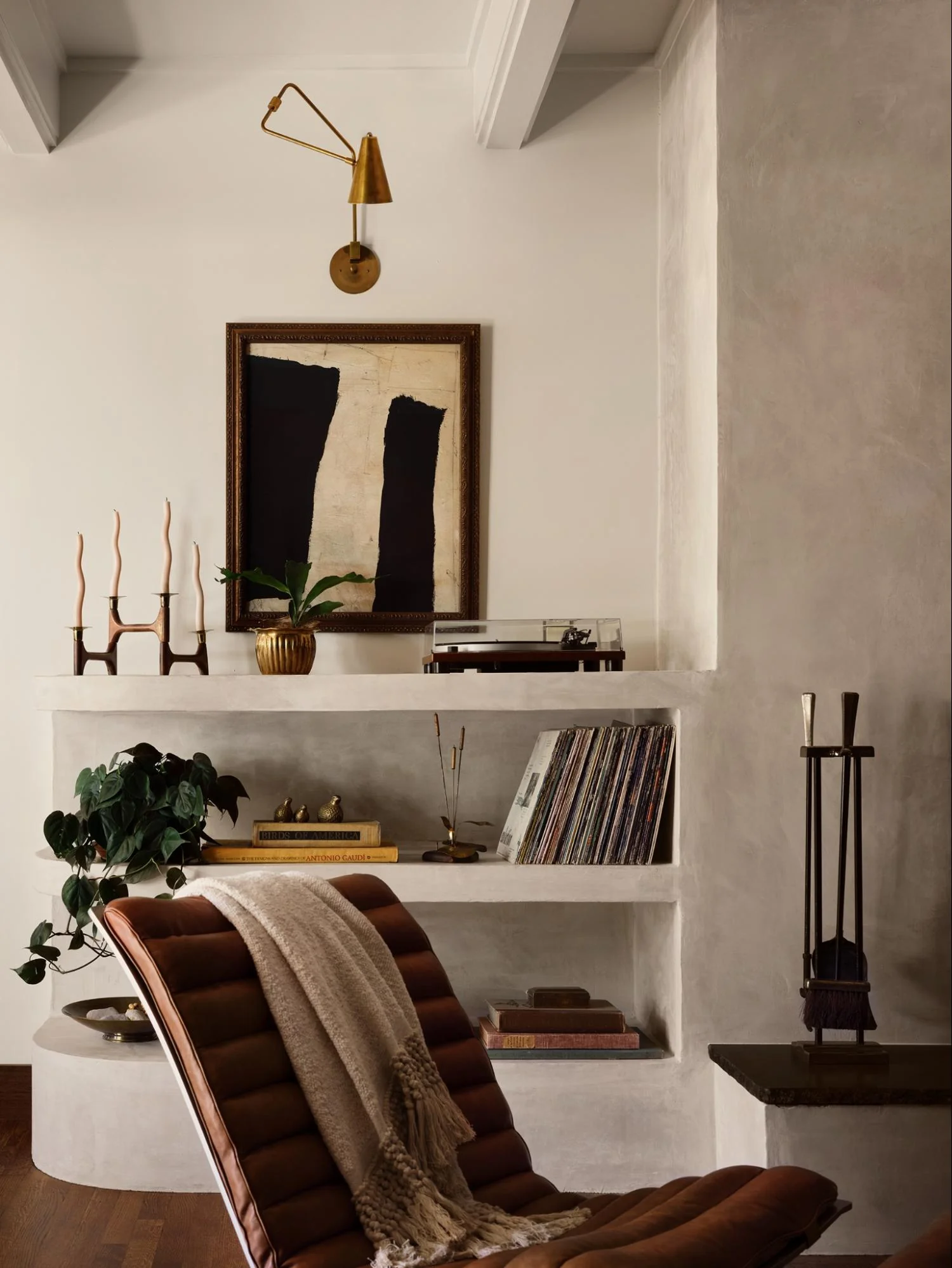 Joanna Gaines Shelf Decor Ideas article fixer upper the lakehouse part 1 69a19d12 8ec1 4de2 9ffa fe327cb4d64f Joanna Gaines Shelf Styling Ideas