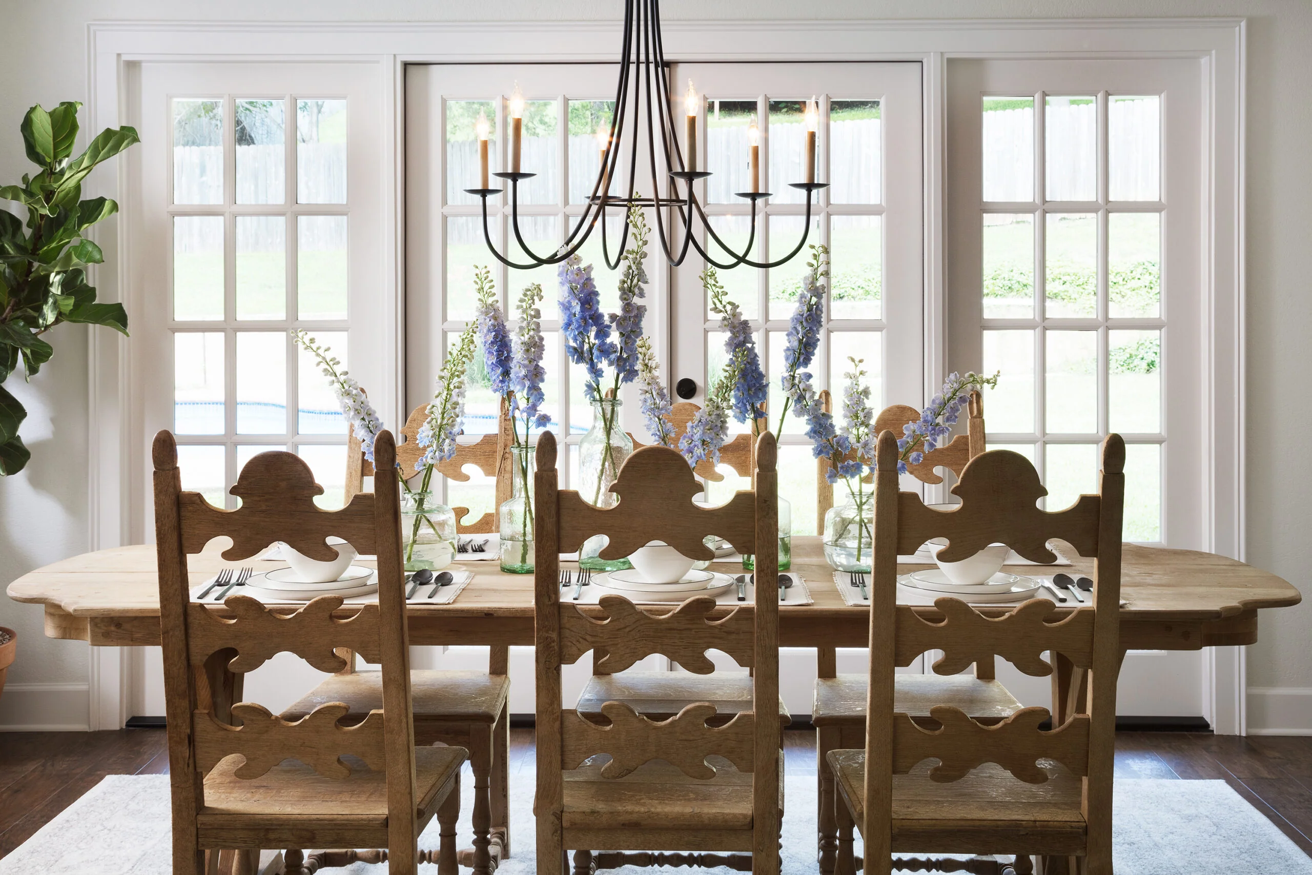 article living room design tips mountain house 4e5b5326 0e9b 4f04 81d9 53bfc71f4bb8 Joanna Gaines Dining Rooms