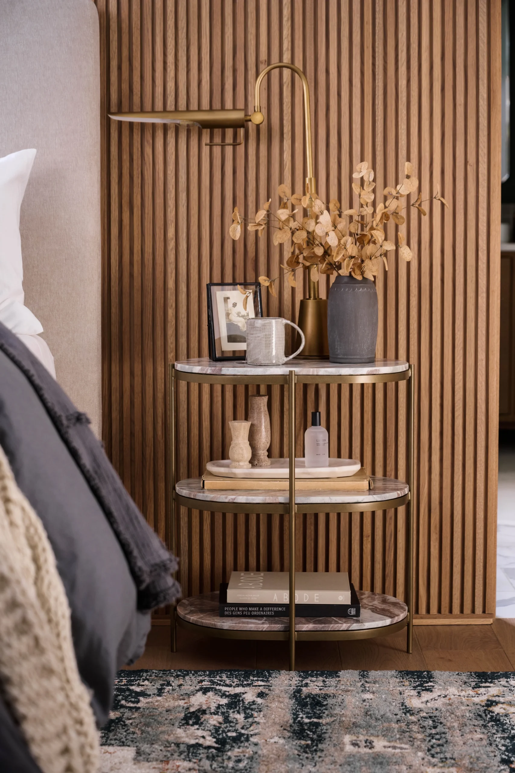 article moving towards a collected home e33d38bb 5dc2 4b3c 9053 d24c0193dc45 scaled Joanna Gaines Shelf Styling Ideas