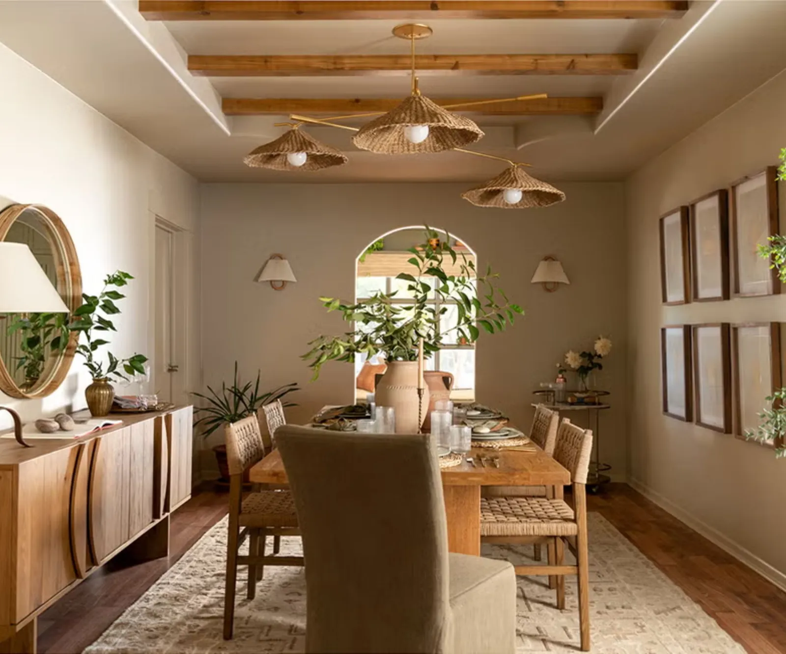 sojVu4tyfC5Frz5toMyagD 1600 80.jpg Joanna Gaines Dining Rooms