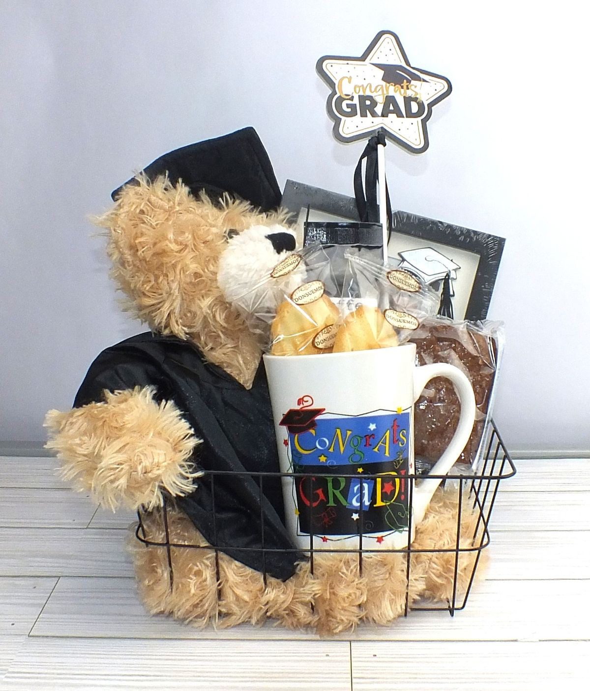 Graduation Gift BasketsIMG 0669 Graduation Gift Baskets