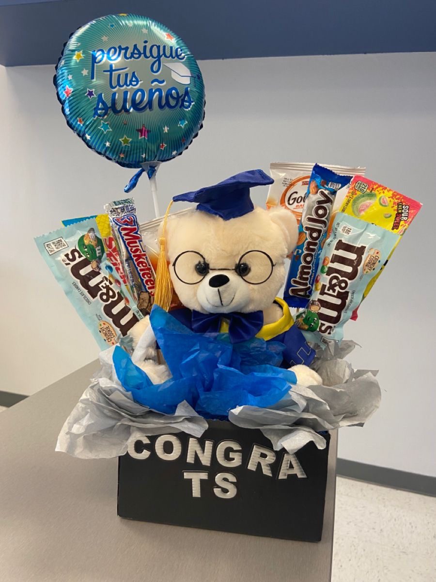 Graduation Gift BasketsIMG 0687 Graduation Gift Baskets
