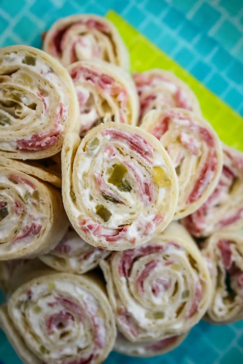 25 Pinwheel Recipes to try 54 25 Pinwheel Recipes to try salami pinwheels 4