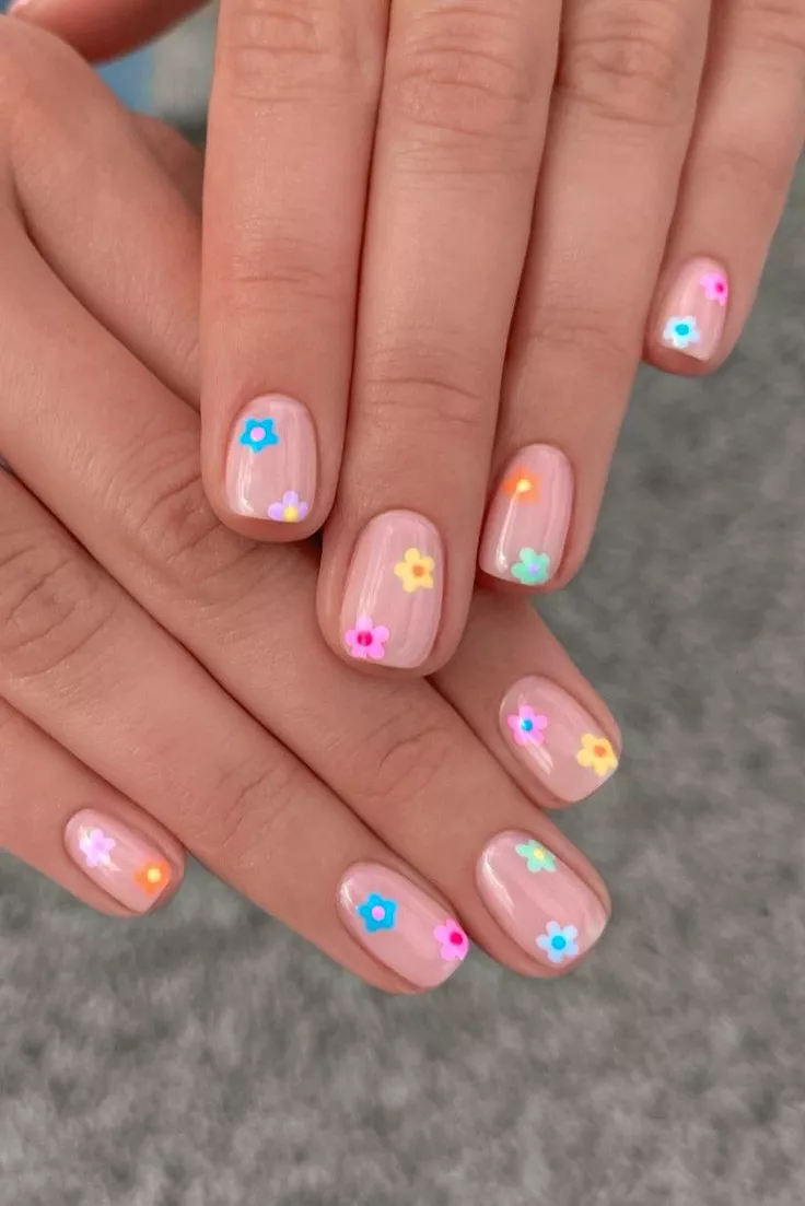 summer nail ideasIdeia de unhas decoradas com florzinha nail art super fofa