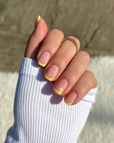 summer nail ideasNow is the time to embrace the buttermilk