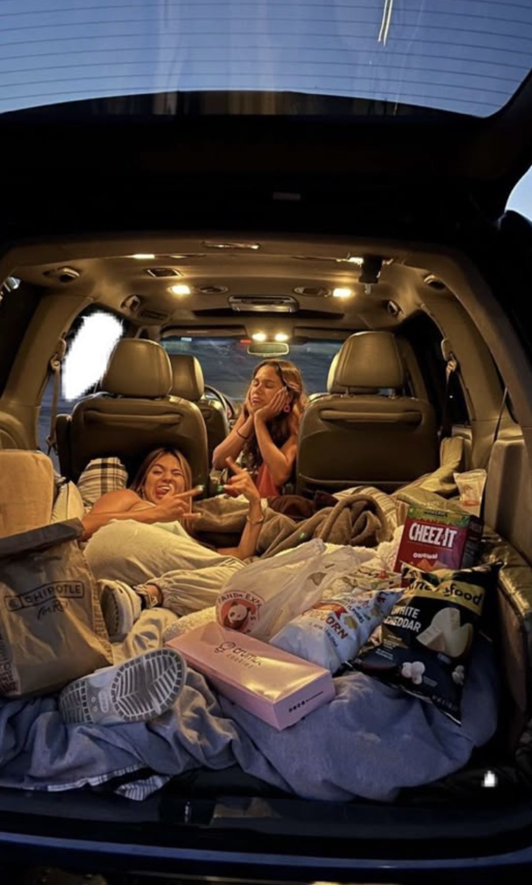 24 Car Date Ideas That Cost Little but Feel Special 74 24 Car Date Ideas That Cost Little but Feel Special Car Date Ideas8 Car Date Ideas