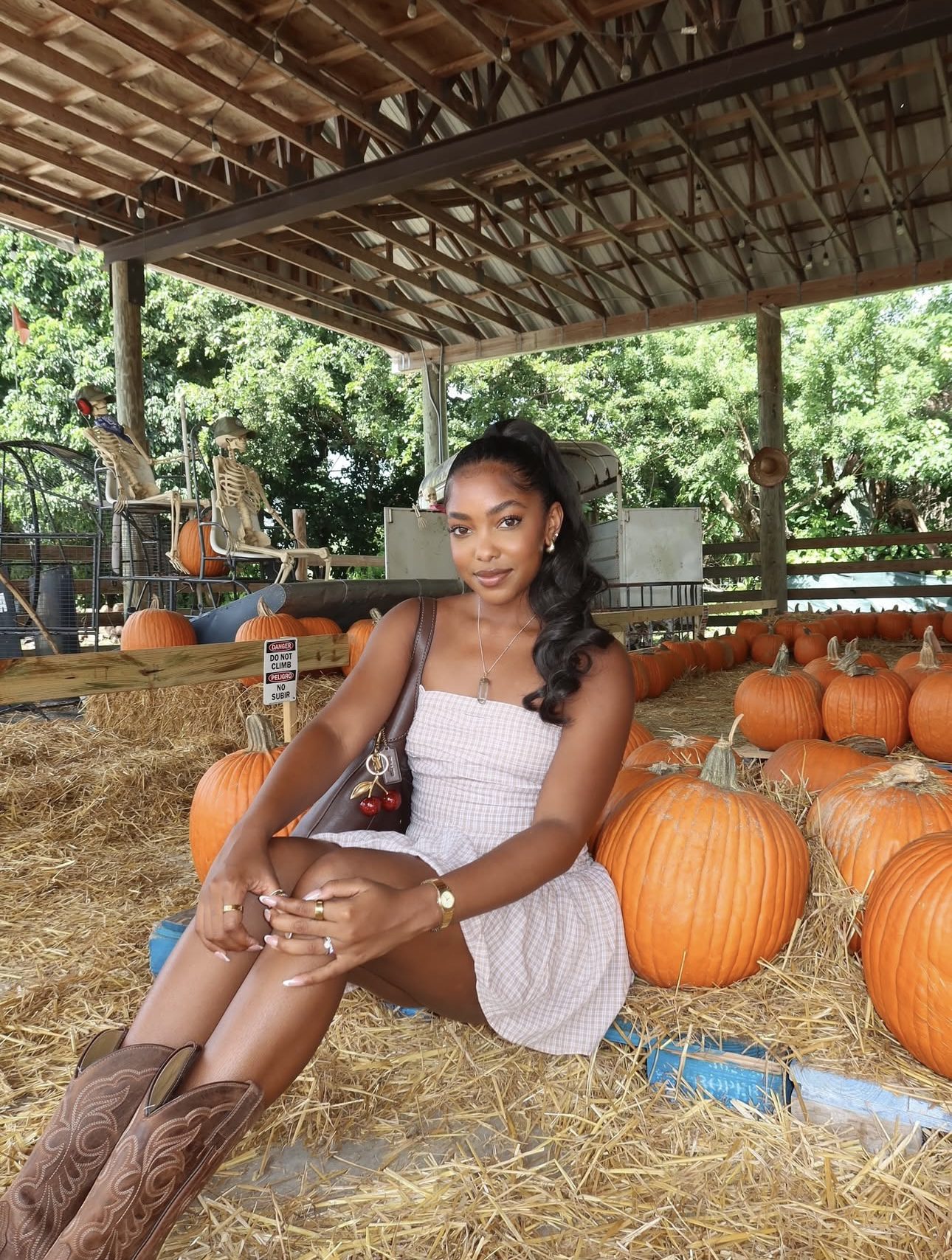 Pumpkin Patch Outfit Ideas4 Pumpkin Patch Outfit Ideas