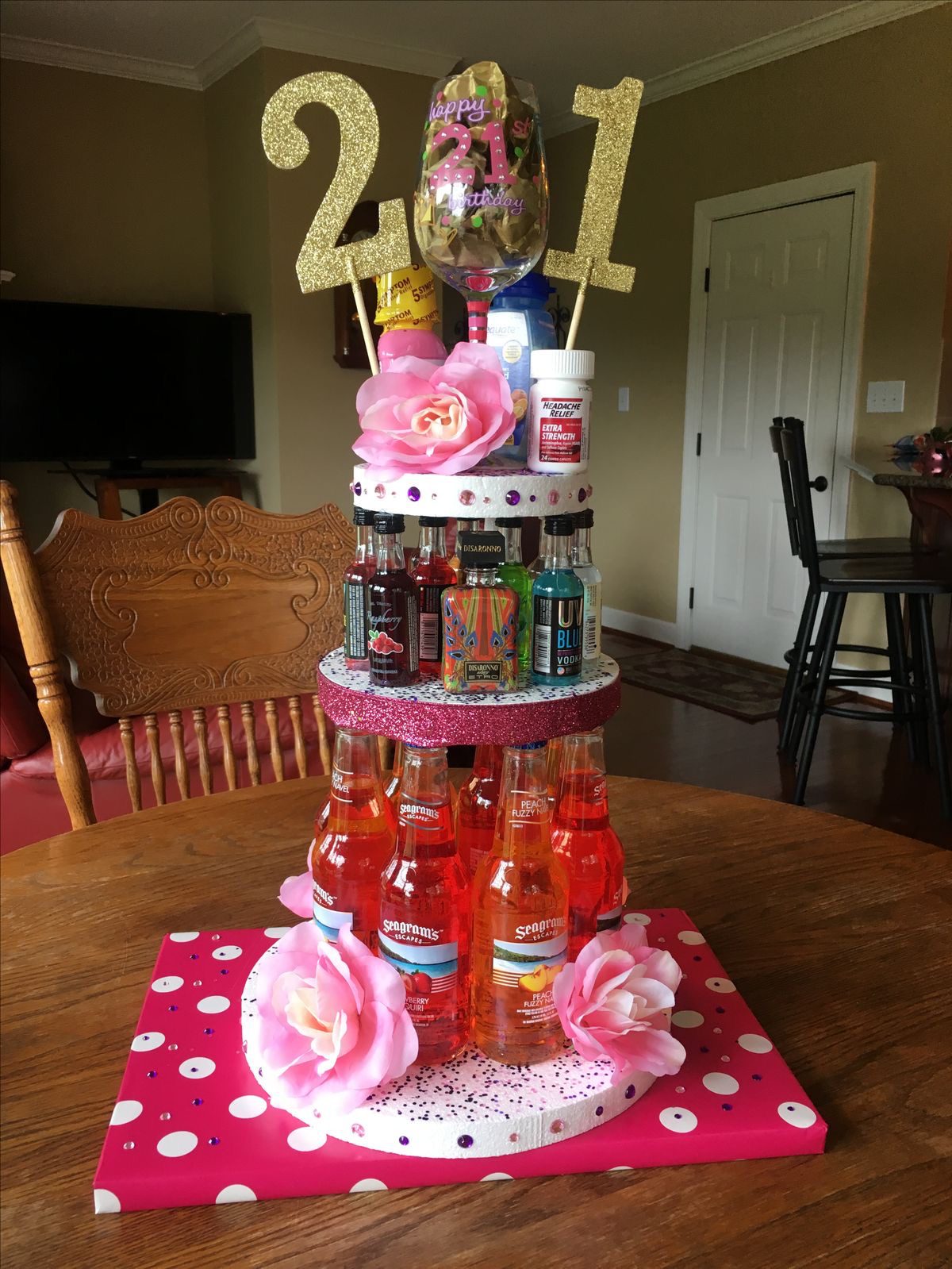 30 Genius 21st Birthday Cake Ideas to Copy 25 30 Genius 21st Birthday Cake Ideas to Copy 21st birthday cakes14 21st Birthday Cake Ideas