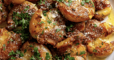 Crispy Garlic Parmesan Smashed Potatoes