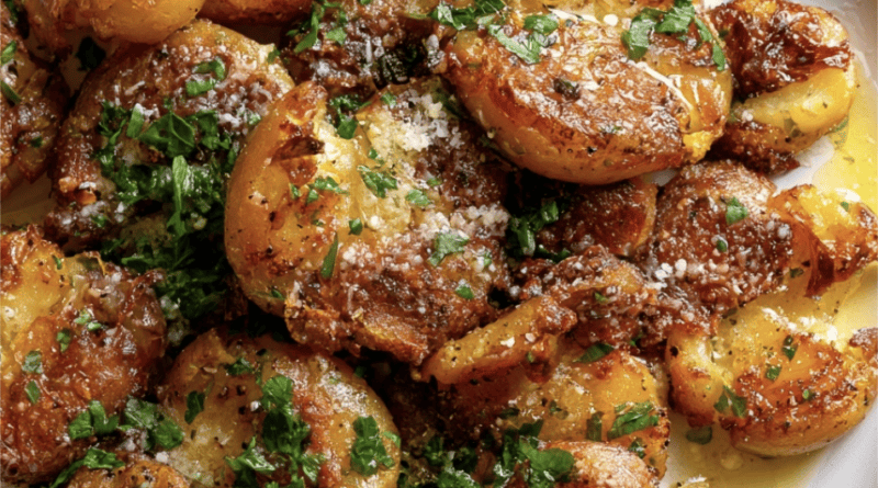 Crispy Garlic Parmesan Smashed Potatoes