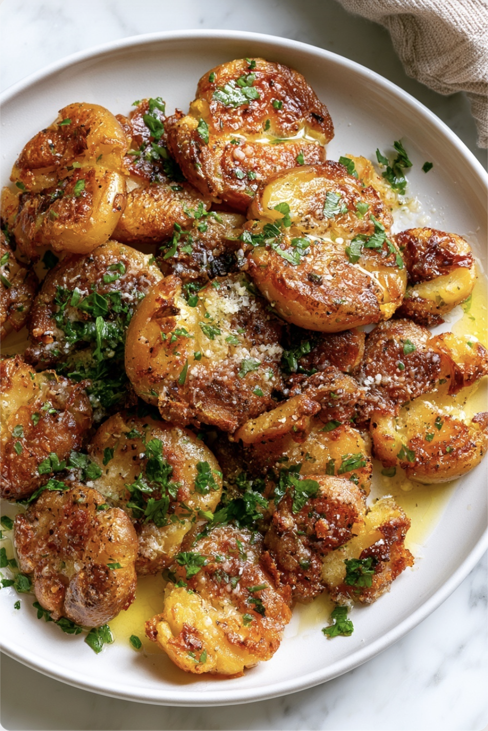Crispy Garlic Parmesan Smashed Potatoes