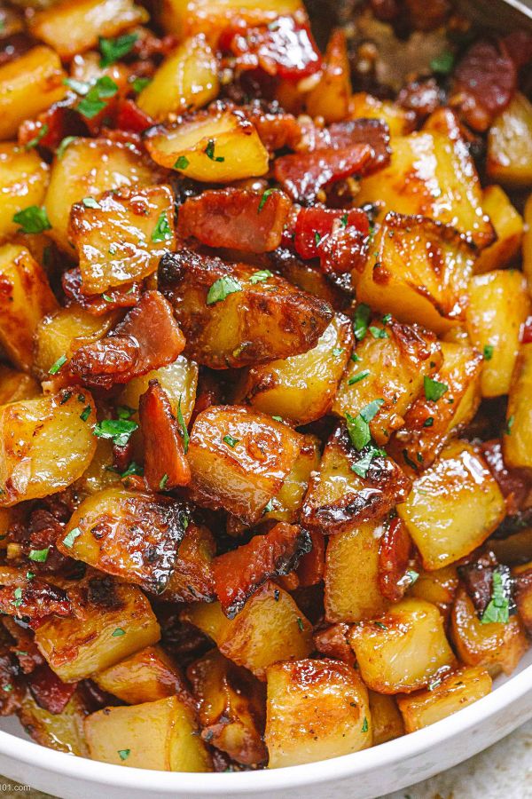24 Best Thanksgiving Sides You'll Make Every Year 49 24 Best Thanksgiving Sides You'll Make Every Year Roasted Potatoes Recipe 600x900 1 Thanksgiving Sides