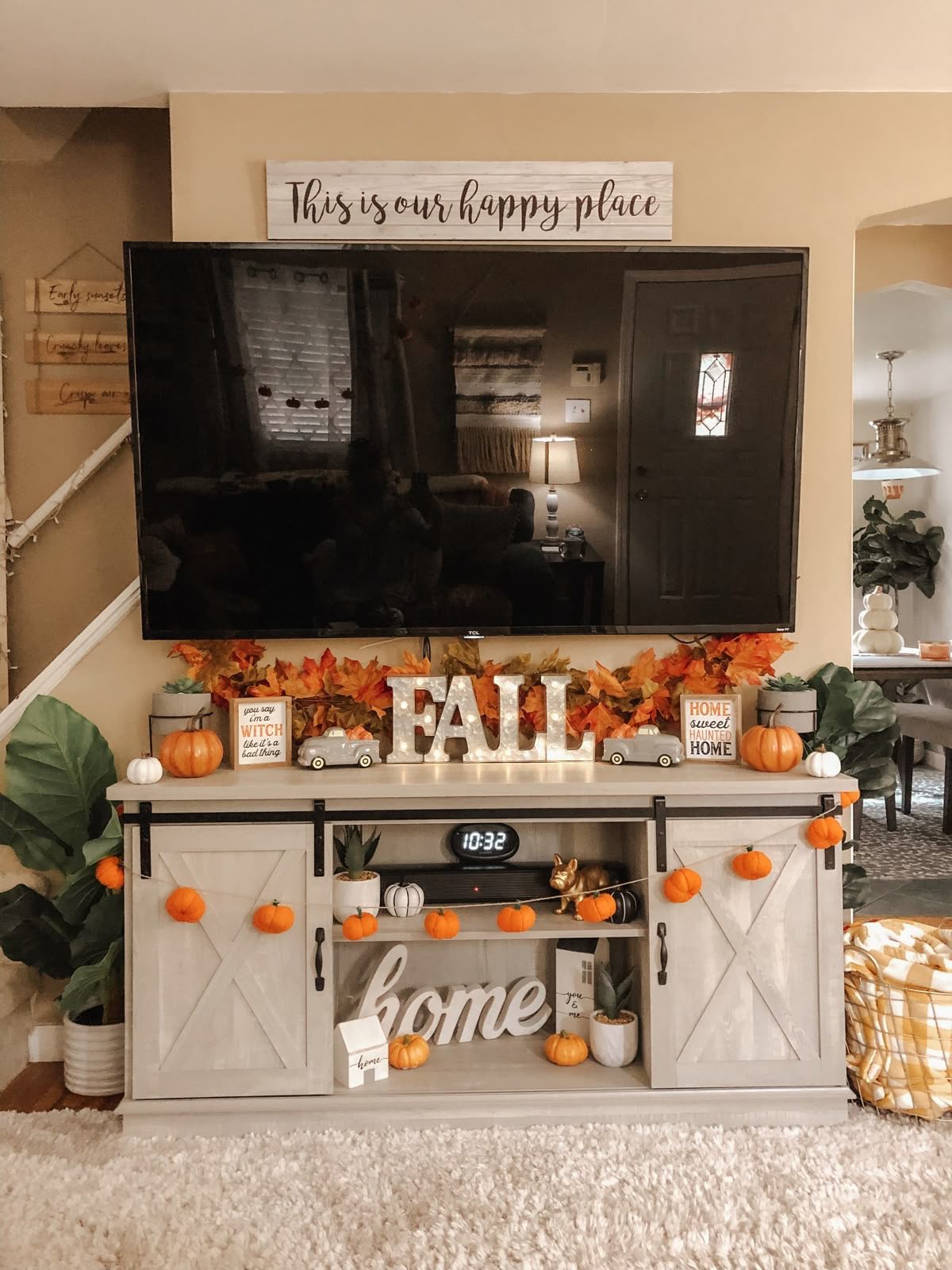 Spooky TV Stand Decor Ideas 10 Spooky TV Stand Decor Ideas