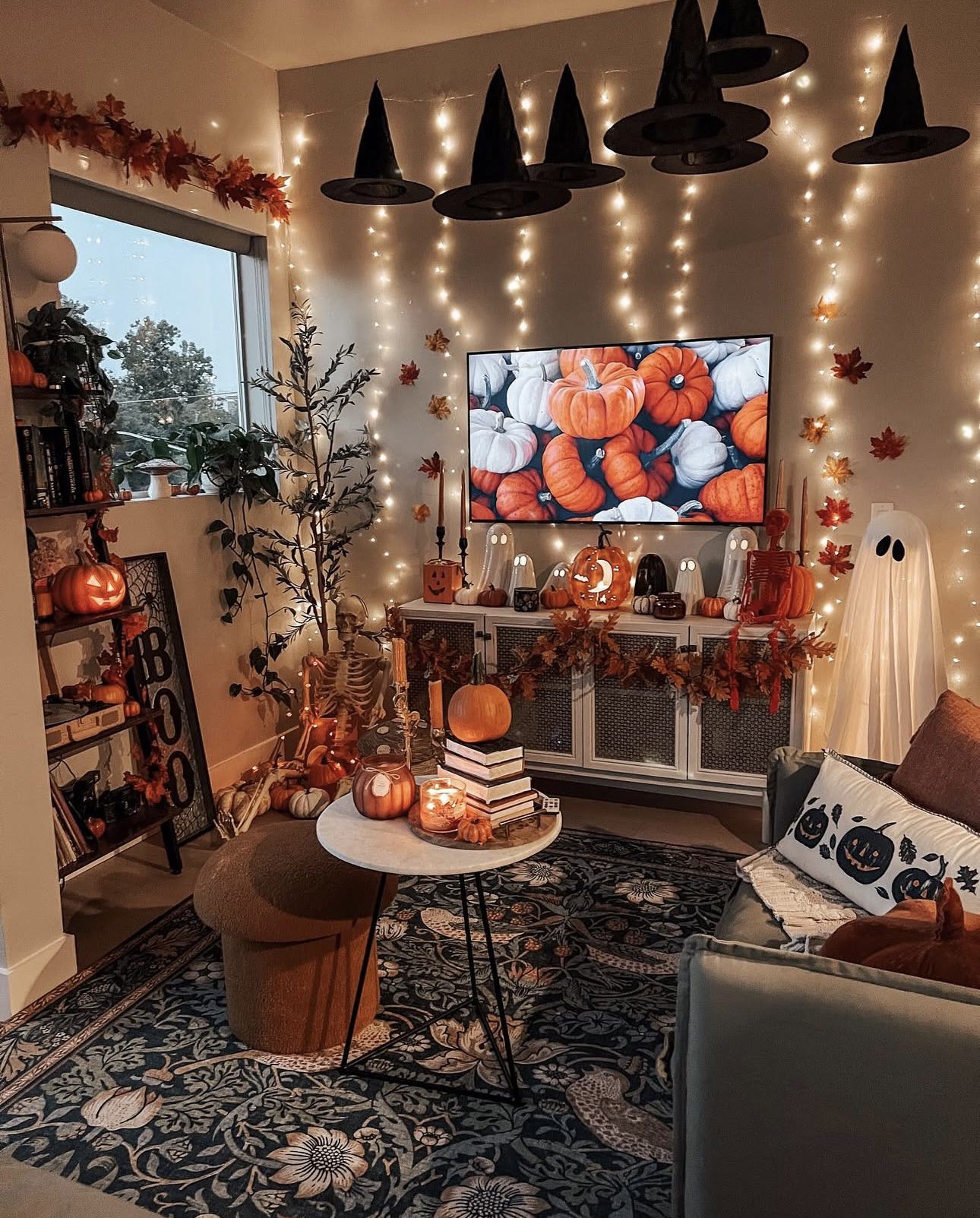 Spooky TV Stand Decor Ideas 14 Spooky TV Stand Decor Ideas