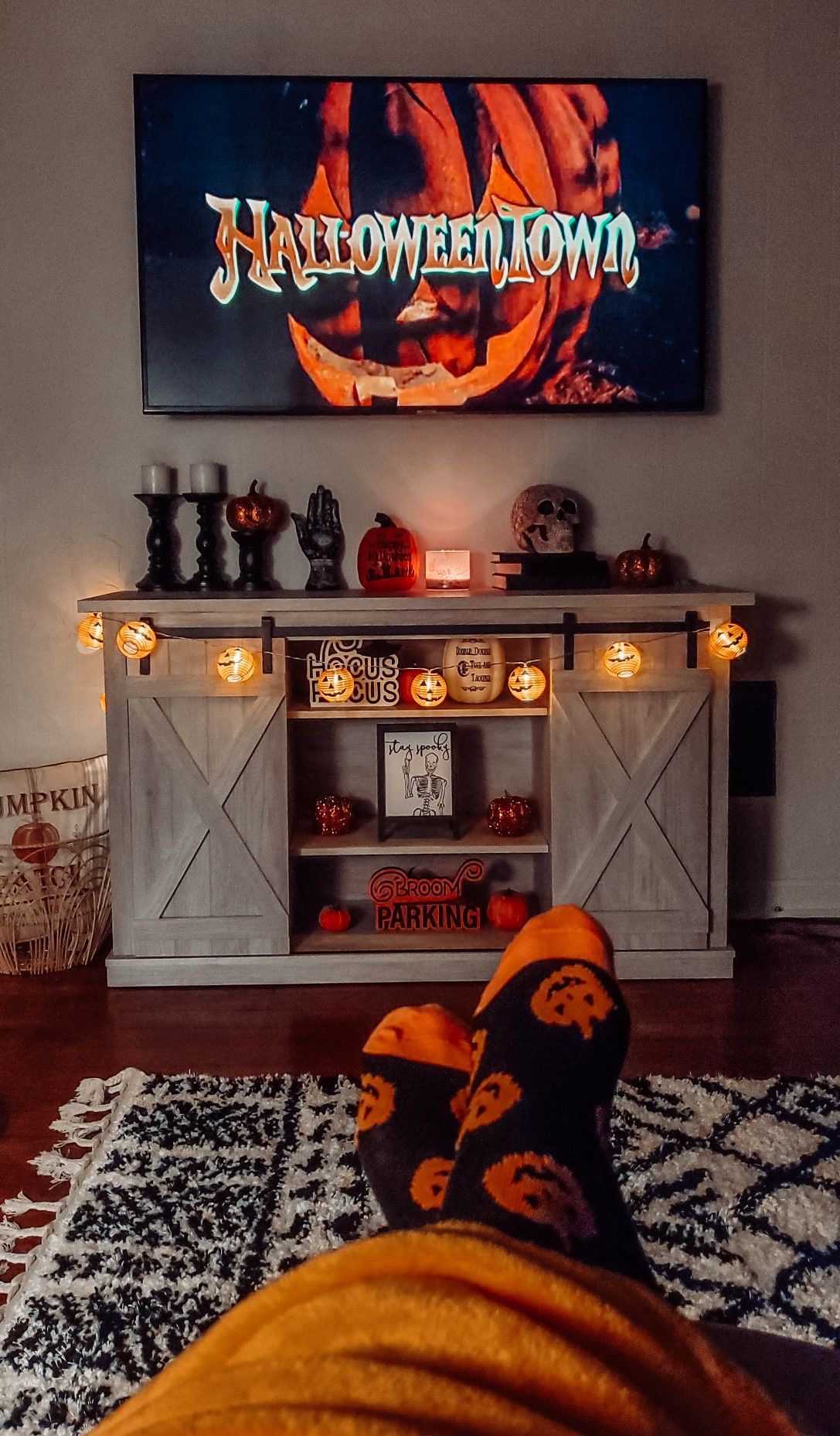 Spooky TV Stand Decor Ideas 19 Spooky TV Stand Decor Ideas