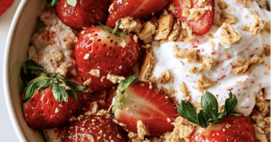 Strawberry Cheesecake Overnight Oats