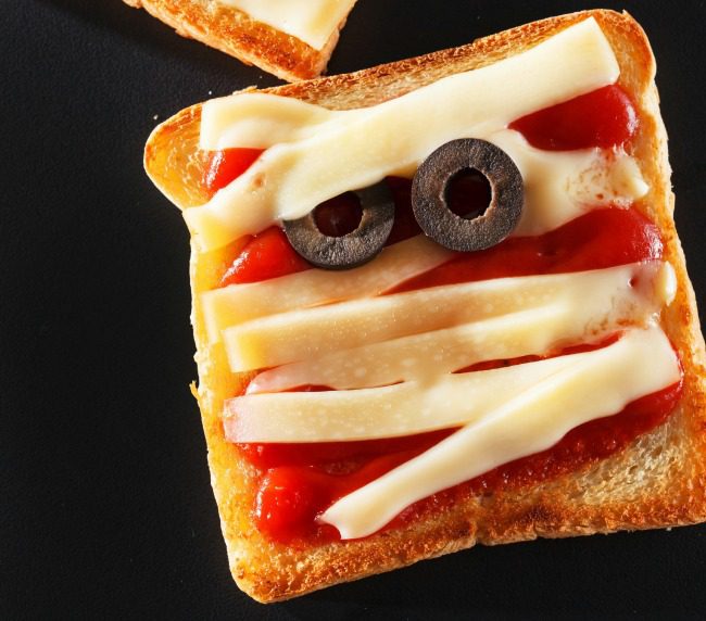 mummy sandwoch Spooky Treat Ideas