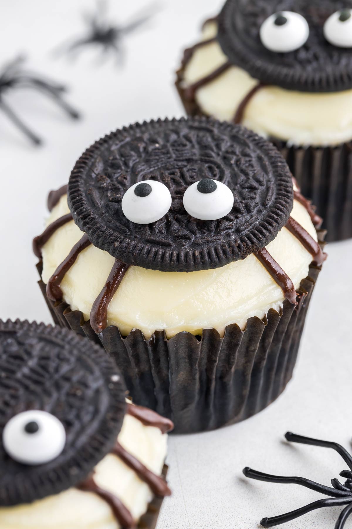 spider cupcakes for halloween photo Spooky Treat Ideas