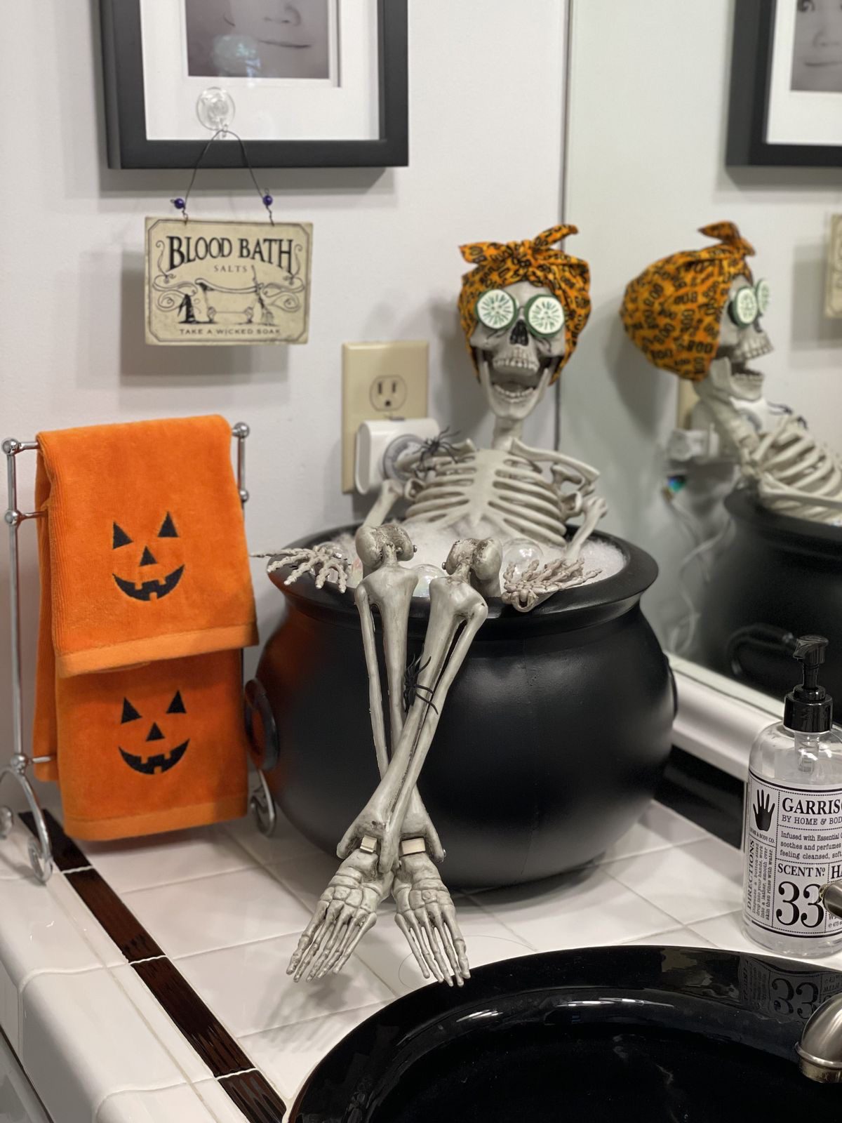 spooky bathroom ideas21 Spooky Bathroom Ideas