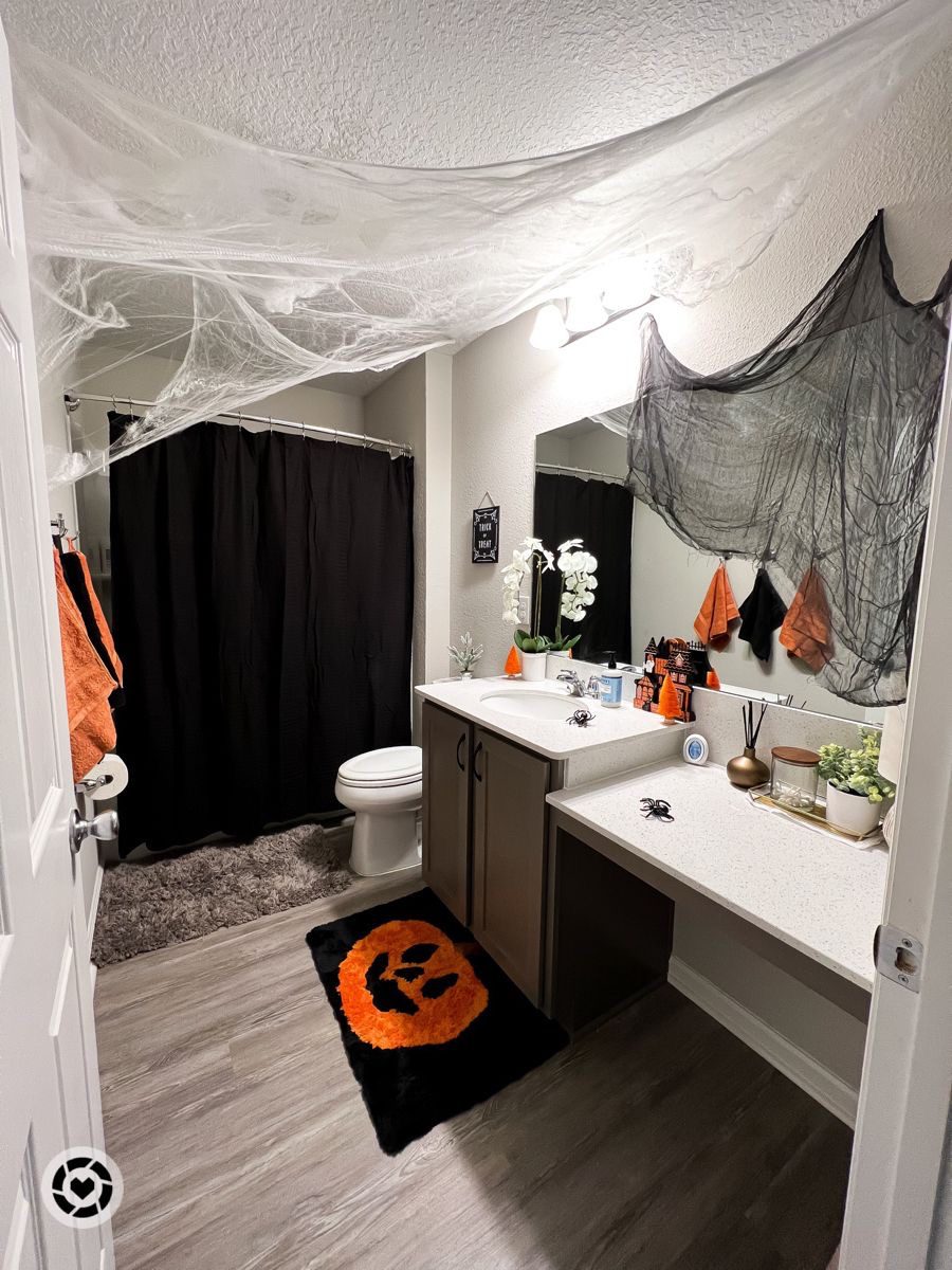 spooky bathroom ideas23 Spooky Bathroom Ideas