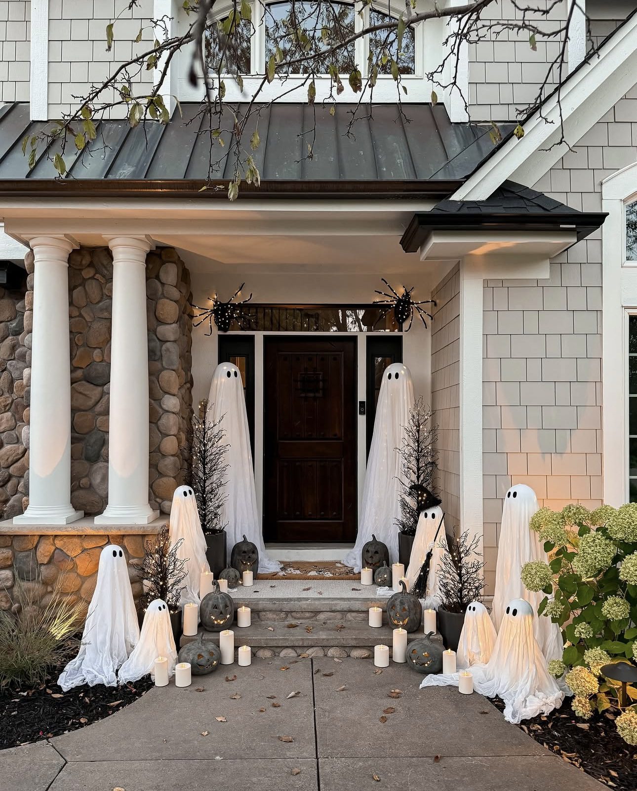 spooky front porch27 Spooky Front Porch Ideas