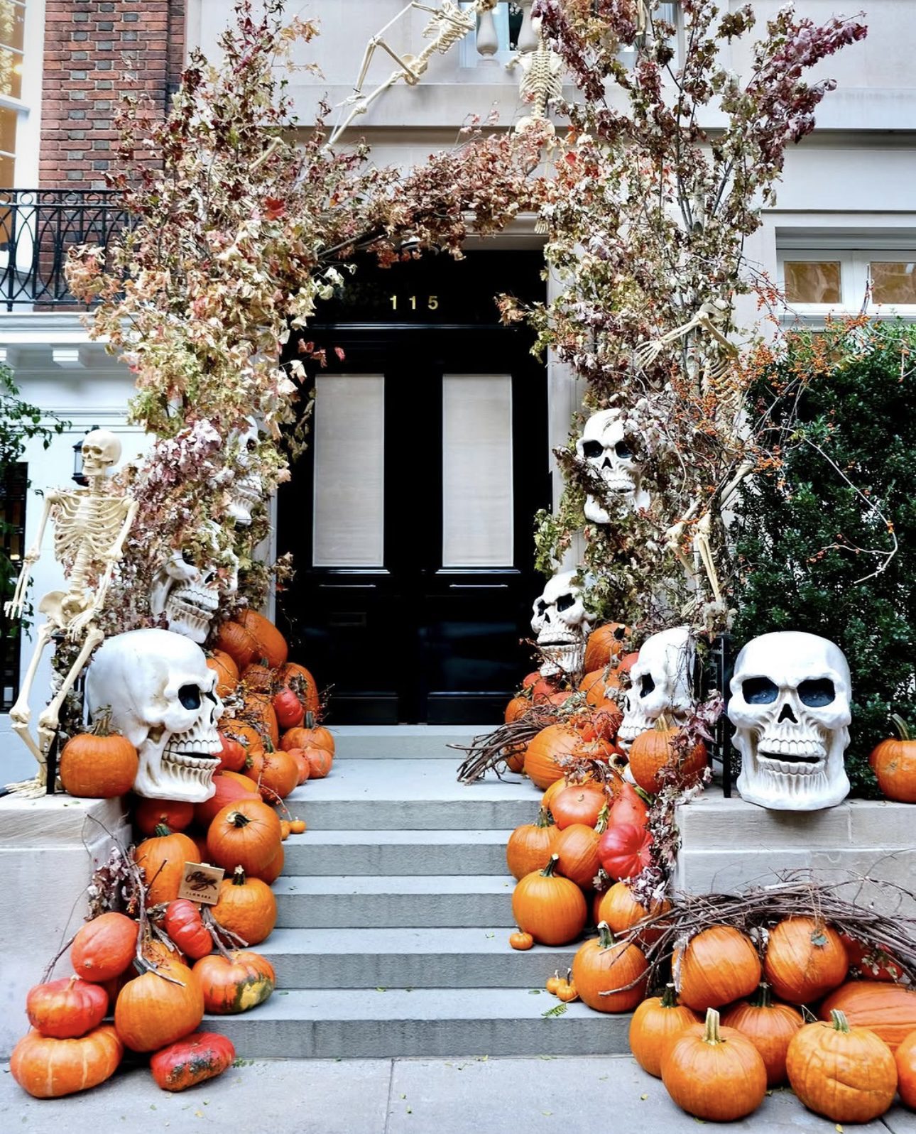 spooky front porch7 Spooky Front Porch Ideas