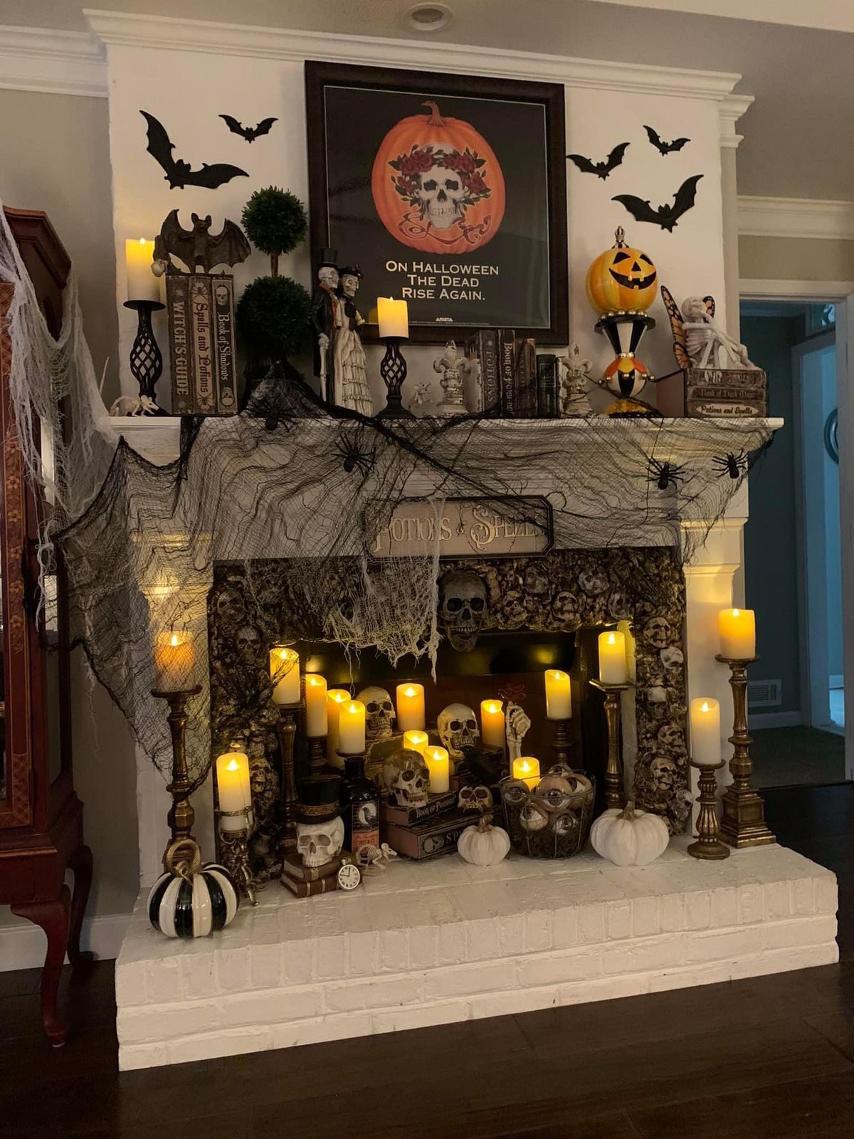 spooky mantel10 Spooky Mantel Decor Ideas
