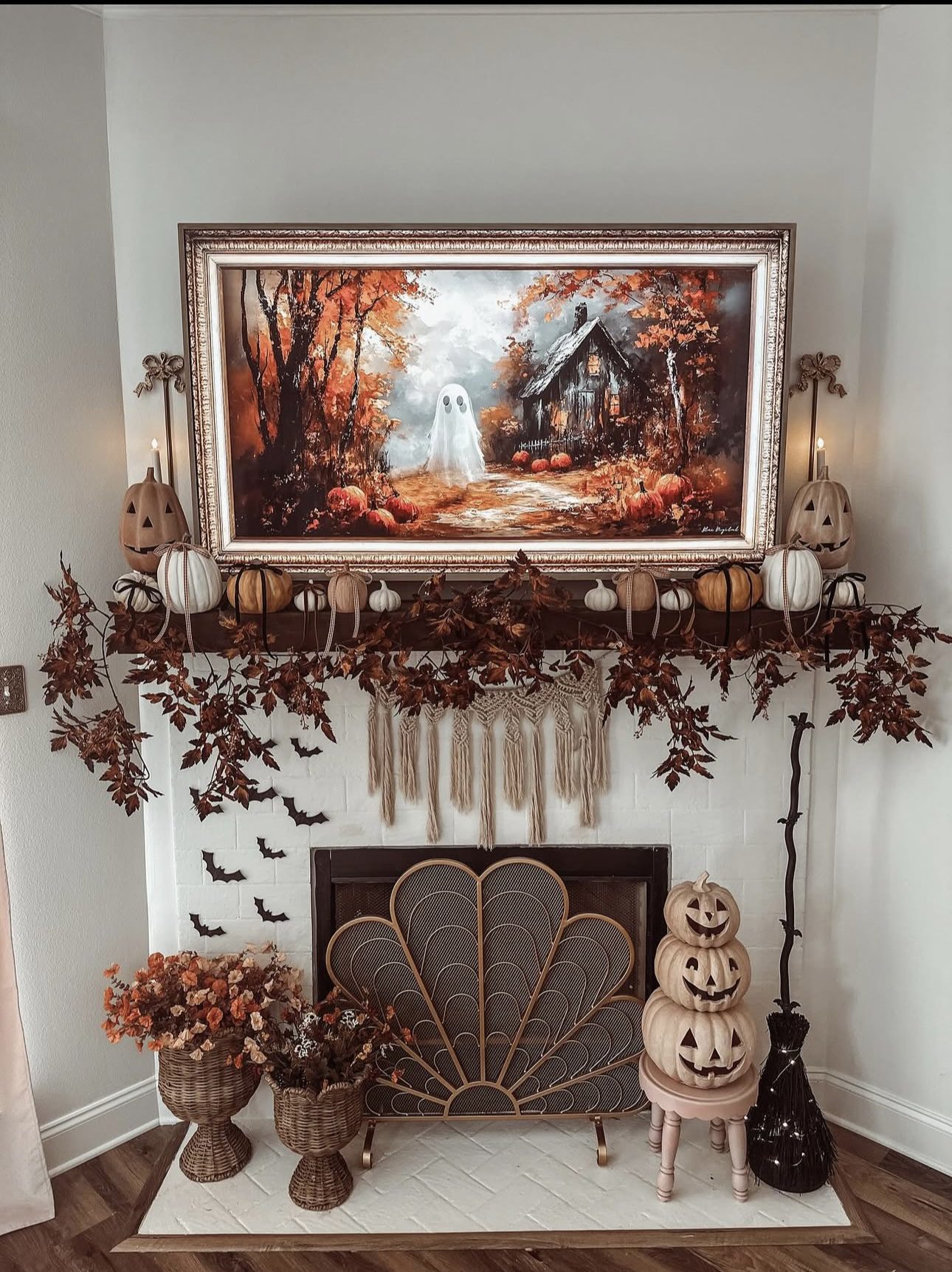 spooky mantel12 Spooky Mantel Decor Ideas
