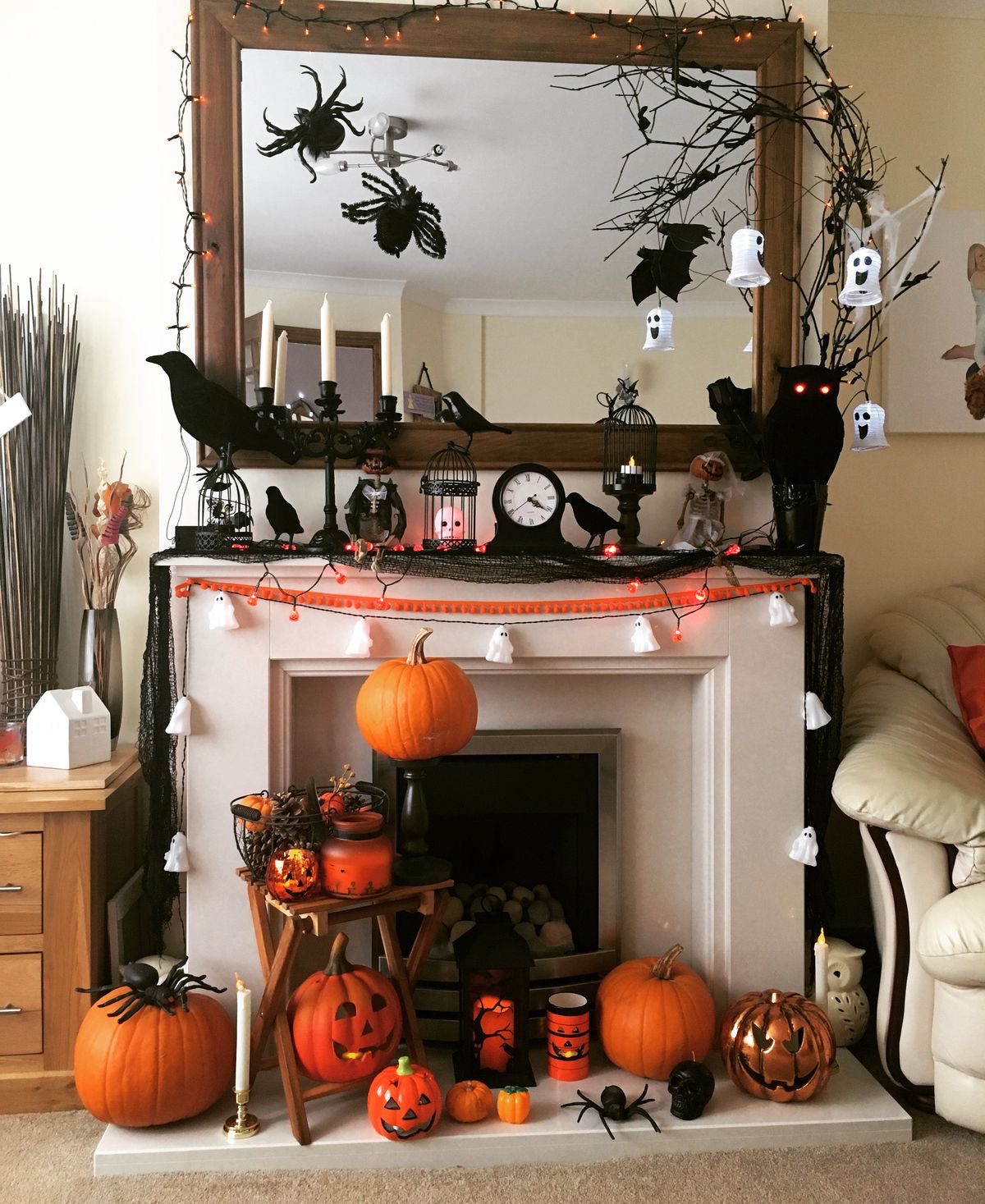 spooky mantel23 Spooky Mantel Decor Ideas