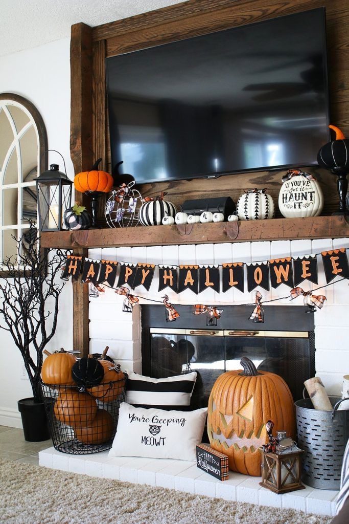 spooky mantel3 Spooky Mantel Decor Ideas