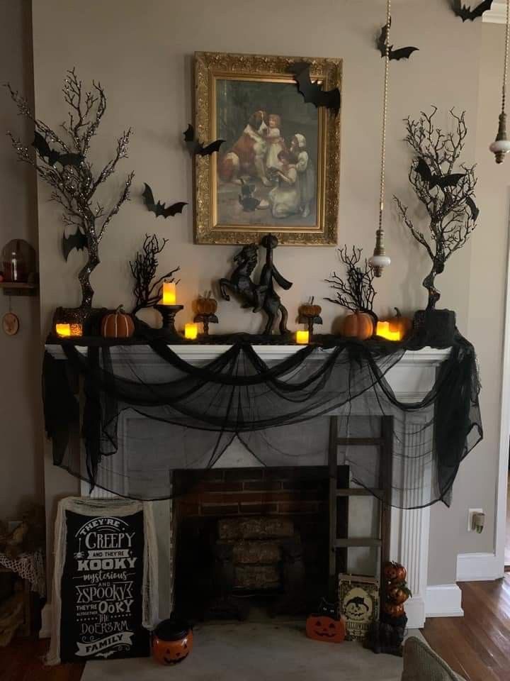 spooky mantel9 Spooky Mantel Decor Ideas