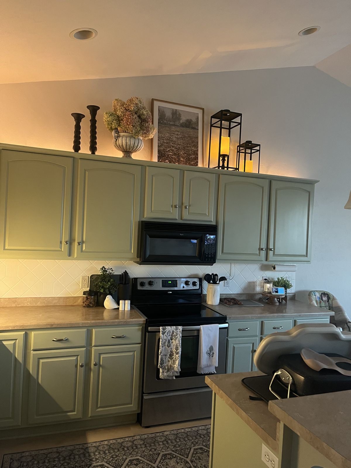 Above Kitchen Cabinet Decor Ideas5 1 Kitchen Cabinet Decor Ideas